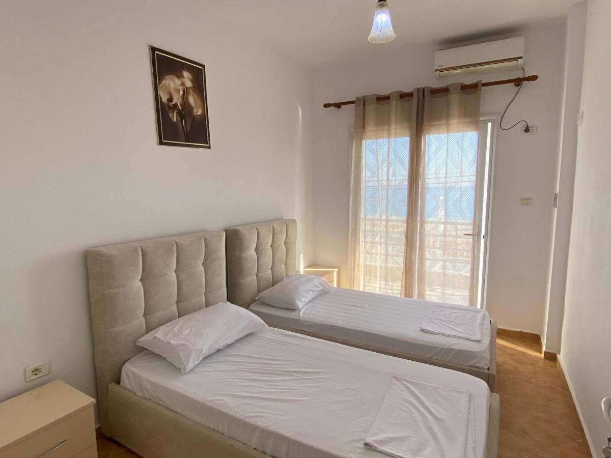 Wave N' Sea Apartments Himarë Extérieur photo