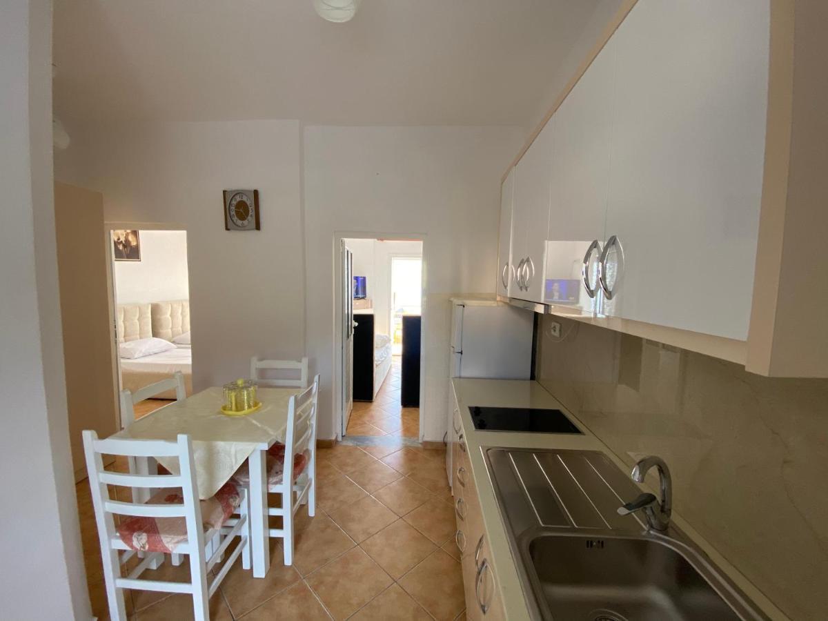 Wave N' Sea Apartments Himarë Extérieur photo