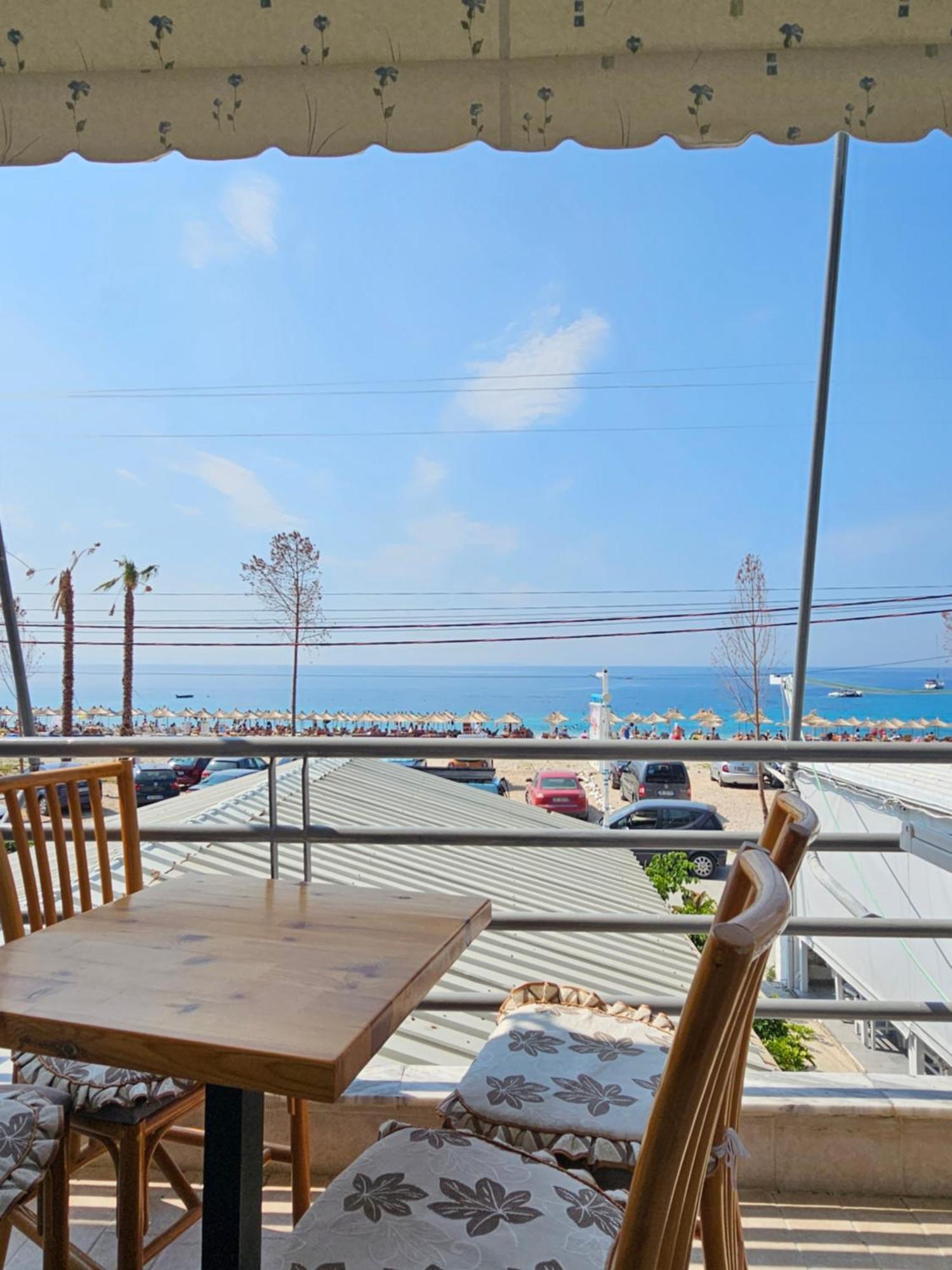 Wave N' Sea Apartments Himarë Chambre photo