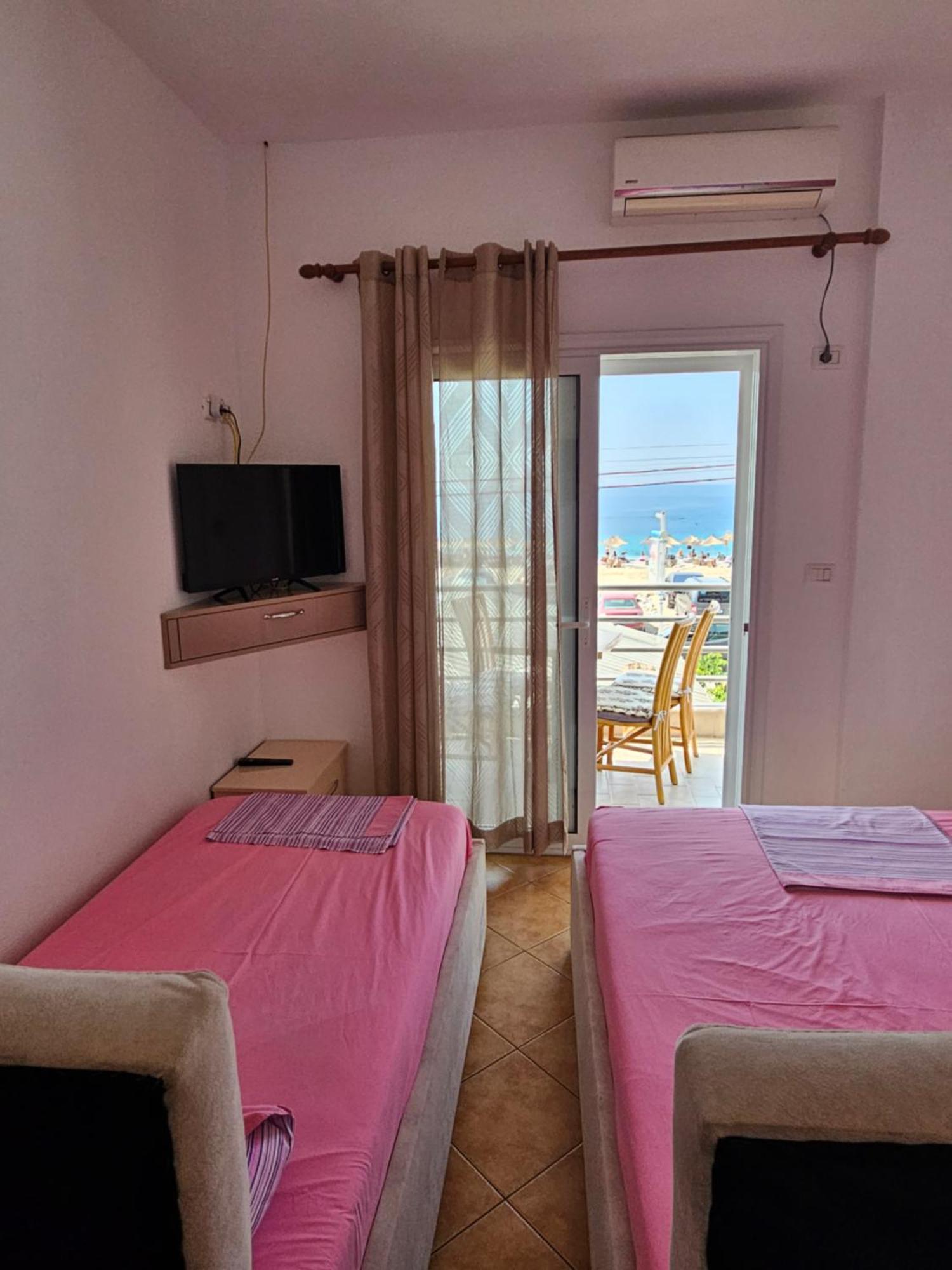 Wave N' Sea Apartments Himarë Chambre photo